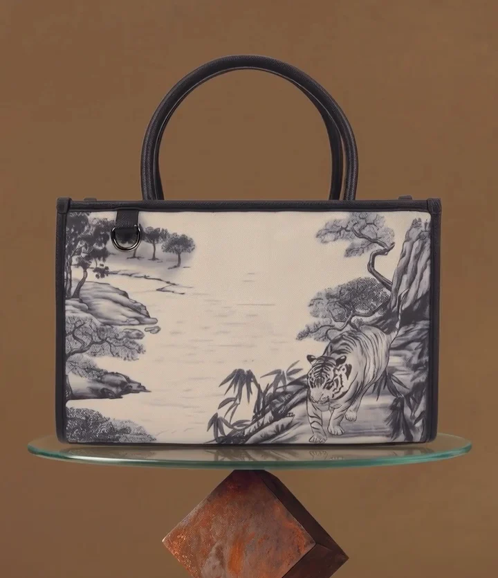 MINHWA TOTE MEDIUM / BLACK