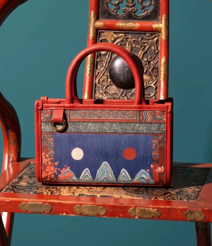 MINHWA TOTE SMALL / RED
